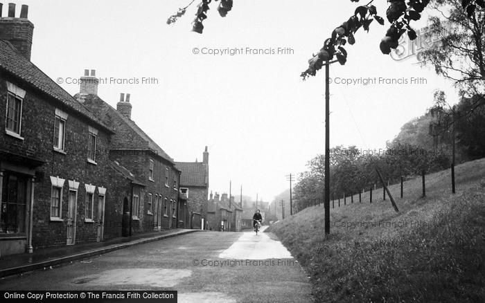 Photo of South Ferriby, Horkstow Road c.1950