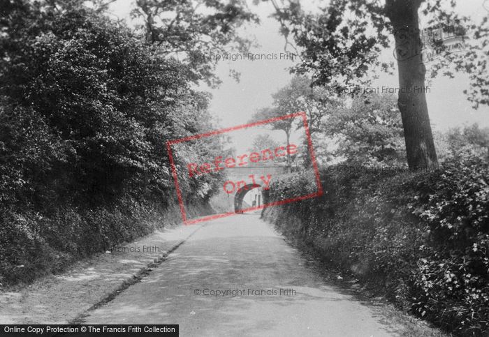 Photo of South Nutfield, The Arch 1934