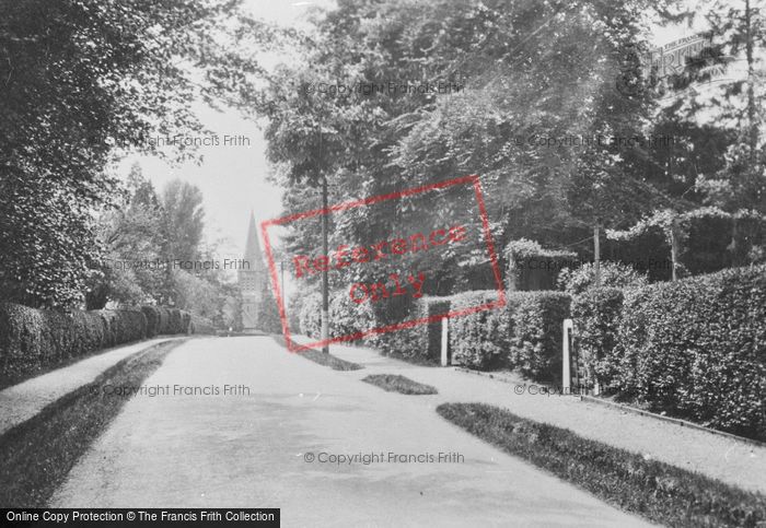 Photo of South Nutfield, The Avenue And Church 1934