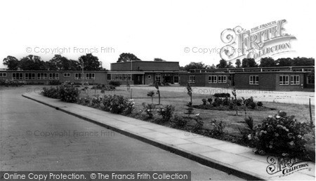 Photo of South Ockendon, Mardyke School c.1960