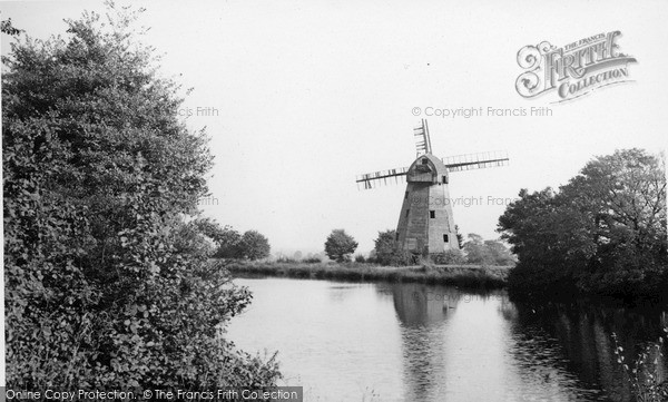 Photo of South Ockendon, The Windmill c.1955