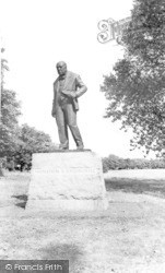 Sir Winston Churchill Statue c.1965, South Woodford