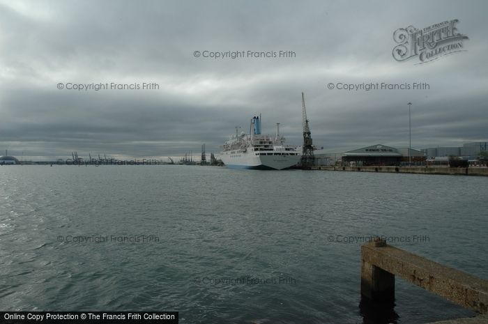 Photo of Southampton, Docks 2005