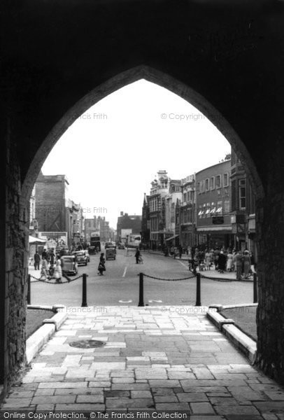 Photo of Southampton, High Street c.1955