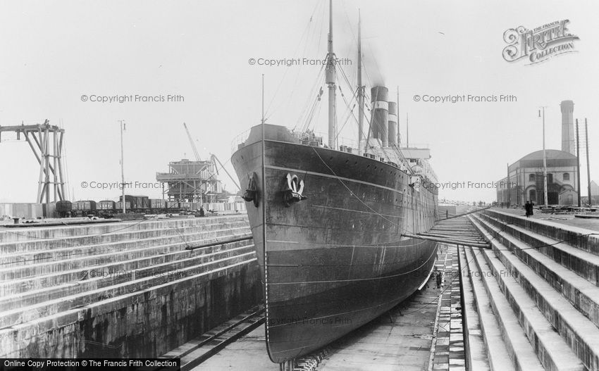 Southampton, No 5 (Prince of Wales) Dry Dock 1908