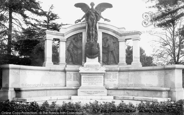 Photo of Southampton, Rms Titanic Engineer Officers' Memorial 1924
