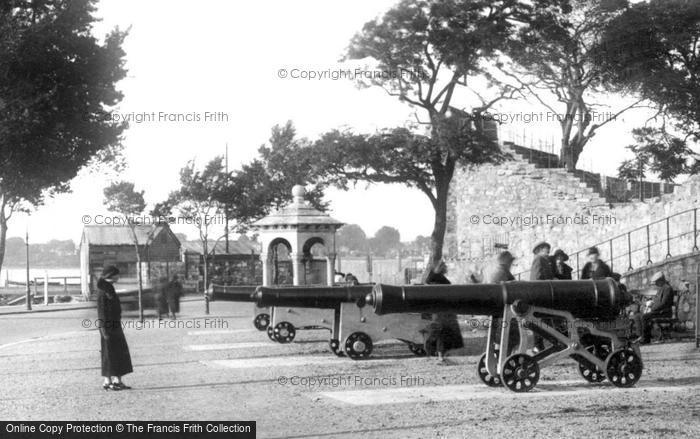 Photo of Southampton, The 'stella' Memorial And Cannon, Western Esplanade 1924
