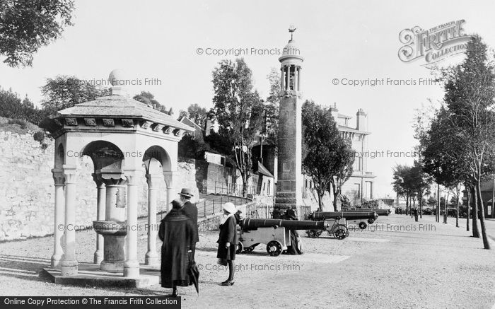 Photo of Southampton, The 'stella' Memorial Fountain And Pilgrim Fathers' Memorial 1924