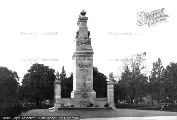 Photo of Southampton, War Memorial 1924