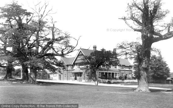 Photo of Southborough, Hand And Sceptre 1900