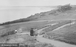 The Cliffs, Ladies Strolling 1922, Southbourne
