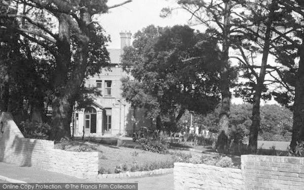 Photo of Southbourne, The Main Entrance, Foxholes c.1950