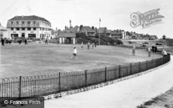 The Putting Green c.1945, Southbourne