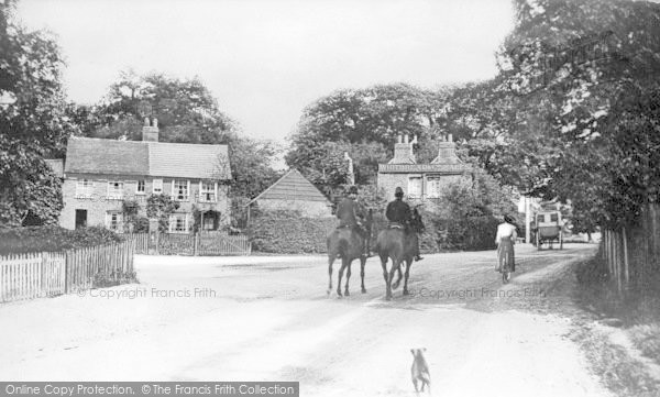 Photo of Southgate, Bourne Hill, The Woodman c.1908