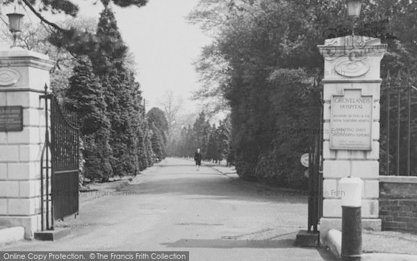 Photo of Southgate, Entrance Gates, Grovelands Hospital c.1955