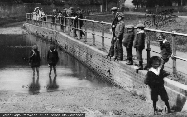 Photo of Southgate, Green, Children At Duchess Pond c.1900