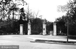 Grovelands Park Gates c.1955, Southgate