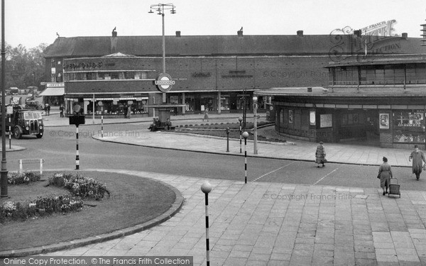 Photo of Southgate, The Circus c.1955