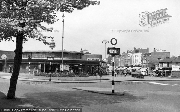 Photo of Southgate, The Circus c.1955