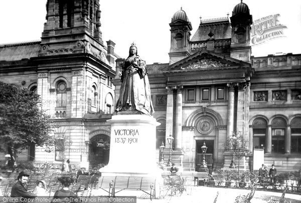 Photo of Southport, Queen Victoria Statue 1904
