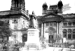 Queen Victoria Statue 1904, Southport