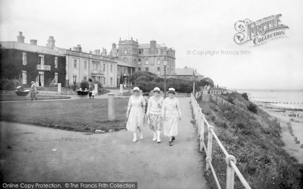 Photo of Southwold, Centre Cliff 1919