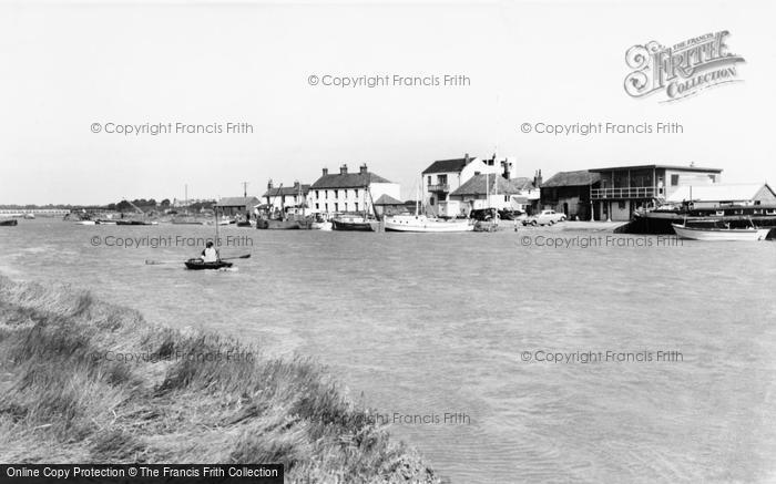 Photo of Southwold, Harbour Inn c.1960