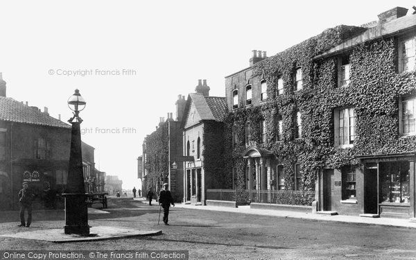 Photo of Southwold, Market Place 1906