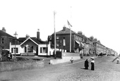 North Cliff And Coastguards 1896, Southwold
