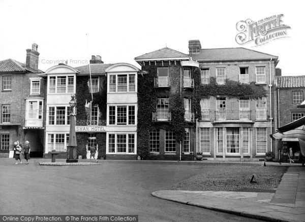 Photo of Southwold, Swan Hotel c.1955