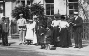 The Bus Queue 1906, Southwold