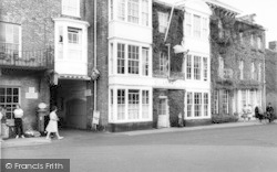 The Swan Hotel c.1960, Southwold
