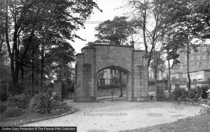 Photo of Sowerby Bridge, The War Memorial Gate, Crow Wood Park c.1955