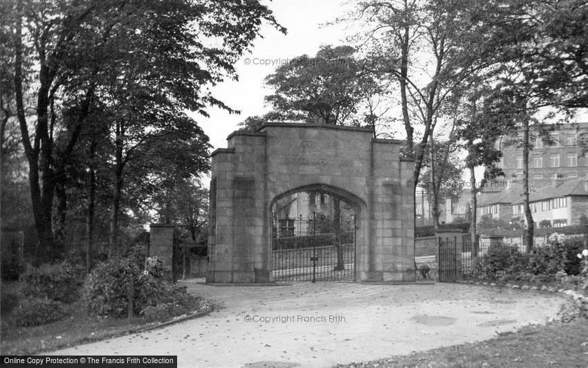 Sowerby Bridge, the War Memorial Gate, Crow Wood Park c1955