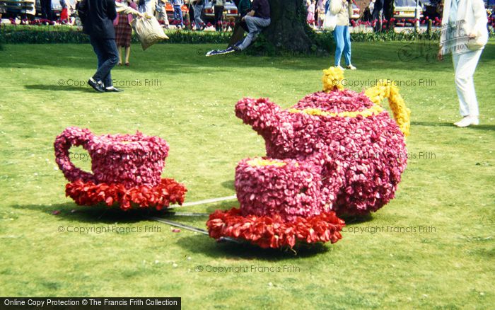 Photo of Spalding, Flower Parade, Tea Pot & Cups 1988