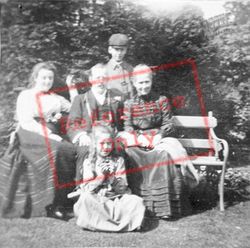 Victorian Family 1902, Generic