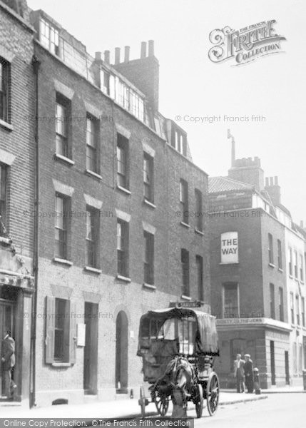 Photo of Spitalfields, Fournier Street c.1946