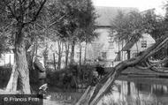 Father And Children By Mill 1906, Springfield