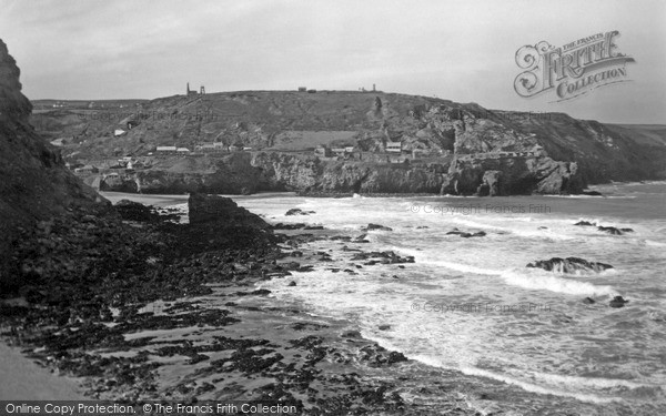 Photo of St Agnes, Looking Towards Trevaunance Cove c.1955
