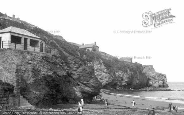Photo of St Agnes, Trevaunance Cove c.1955