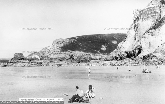 Photo of St Agnes, Trevaunance Cove c.1960