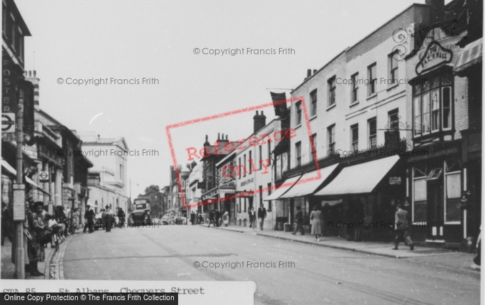Photo of St Albans, Chequers Street c.1955