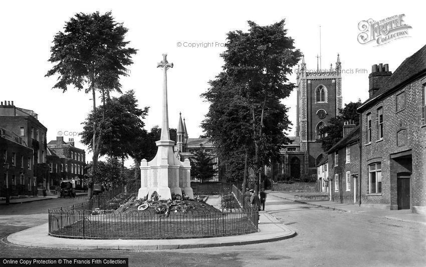St Albans, St Peter's Church and War Memorial 1921