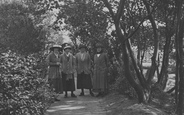 St Anne's, Women In Ashton Gardens 1917, St Annes