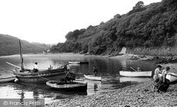 The Harbour c.1960, St Anthony-In-Meneage