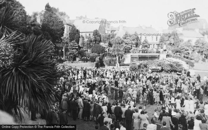 Photo of St Austell, Floral Dance V.J.Day 1945
