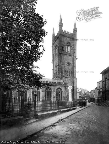 Photo of St Austell, Holy Trinity Church And The War Memorial 1922