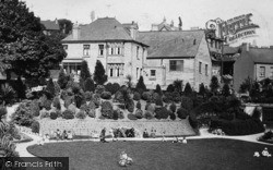The Park, People 1920, St Austell