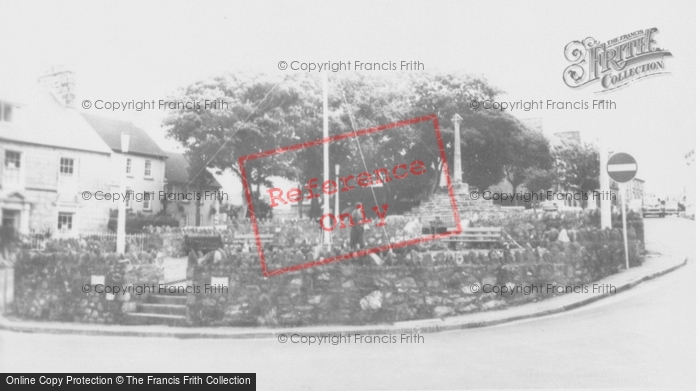 Photo of St Davids, Cross Square c.1960