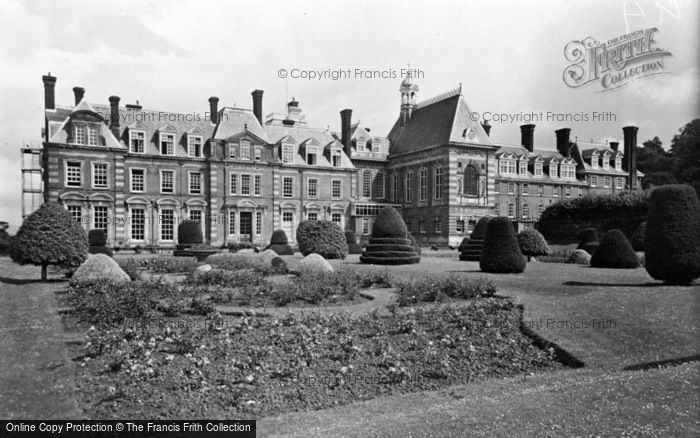 Photo of St George, Clarendon School c.1955